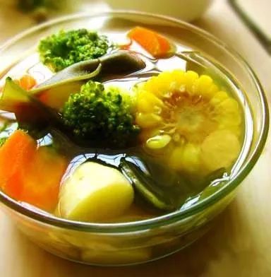 夏天常煲这些汤清燥祛火滋味甘甜