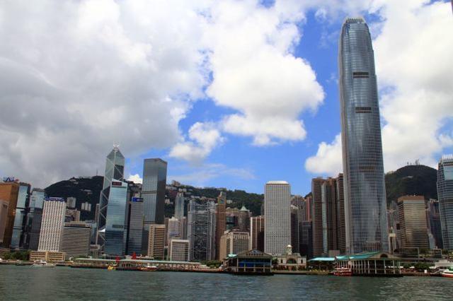 这栋4米大楼竟建在海上 重量达50万吨 每年可收租90亿 腾讯新闻