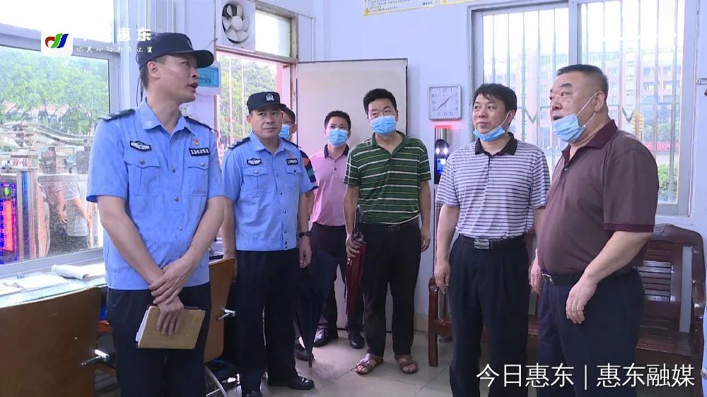 县领导率队开展高考前安全检查工作