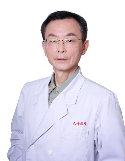 陆军特色医学中心-叶剑:术后视力长期稳定,且不影