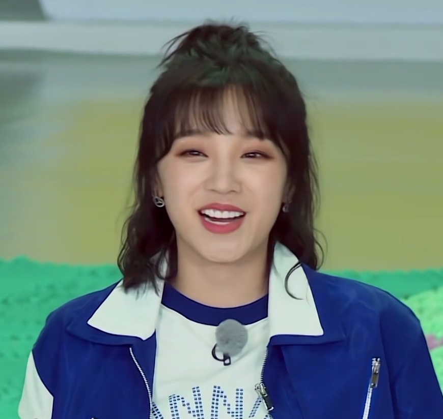 宋雨琦在跑男表演新歌首次卸下浓妆淡妆下的颜值让人看愣了