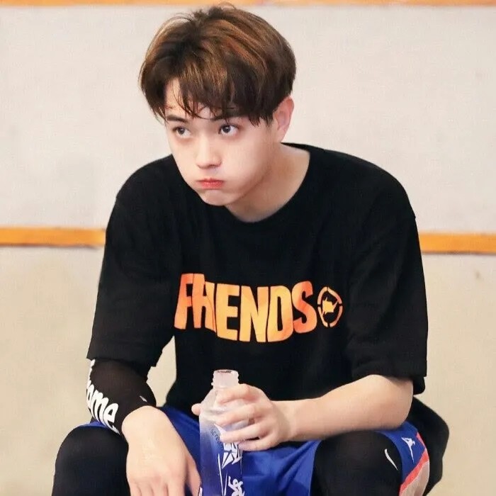 真人男生头像如果志同道合希望我们强强联手如果人各有志那就希望我们