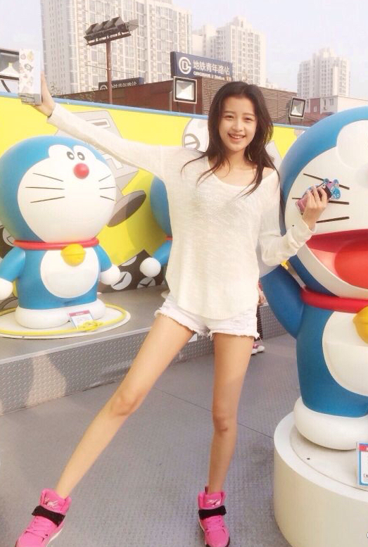 孙怡腿很美吧,但人家难道只靠美腿吗?