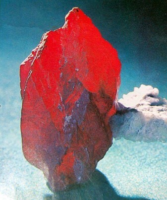 文物价值:辰砂的晶体可作为激光技术的重要材料,还是中药材,具镇静