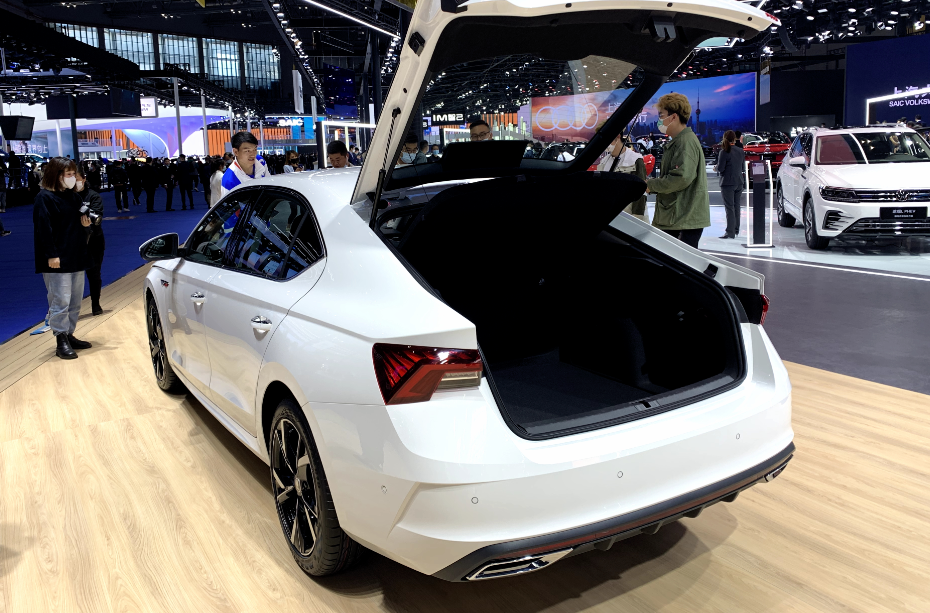 斯柯达明锐加持运动套件,轴距加长 掀背式尾门,专为国人而来