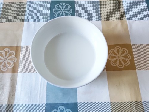 11,装半碗水,加入1茶勺玉米淀粉,然后调成水淀粉.