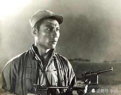 日军联队长 吃游击队一顿饭菜 送一挺机枪两箱子弹 大礼 全网搜