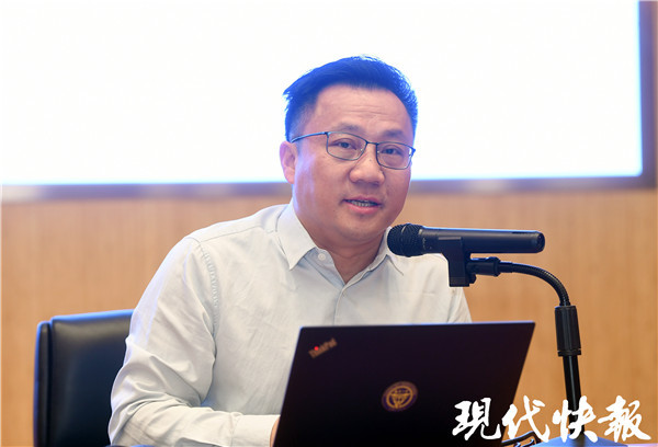 南京一中校长朱焱的现场演讲,让不少初中生直言一定要上