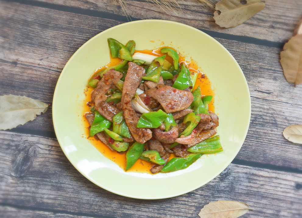 烹饪小诀窍:需要掌握猪肝和青椒的方法,猪肝一定要洗净切片腌制,掌握