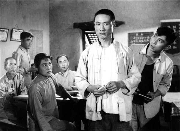 "四史"教育电影课丨重看《李双双》,这个"爱吵架"的农村妇女还是如此