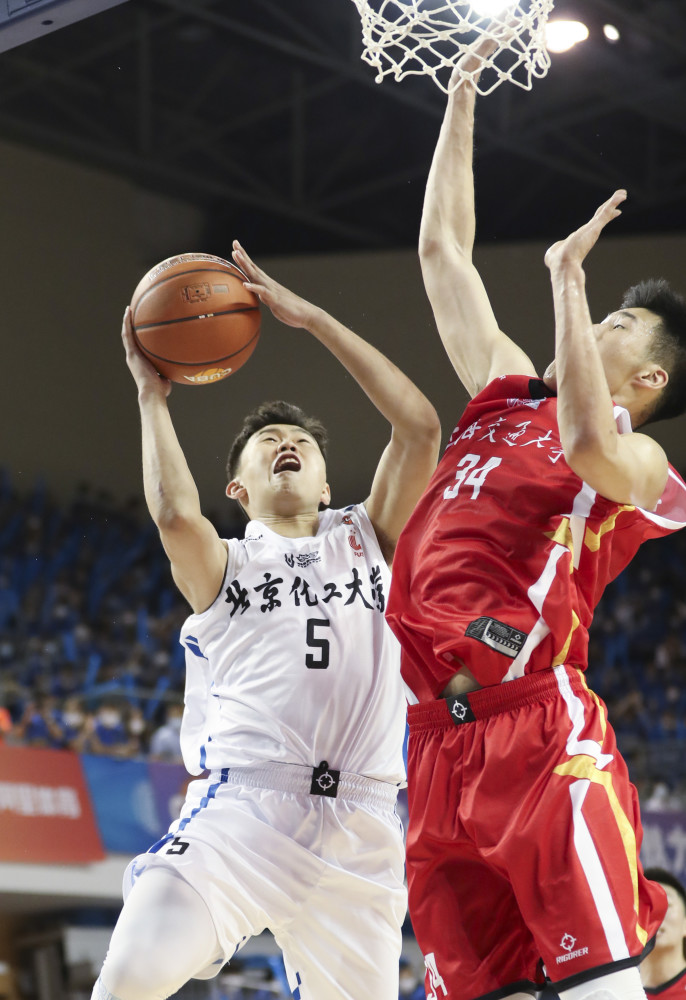 体育篮球cuba八强赛北京化工大学队晋级四强