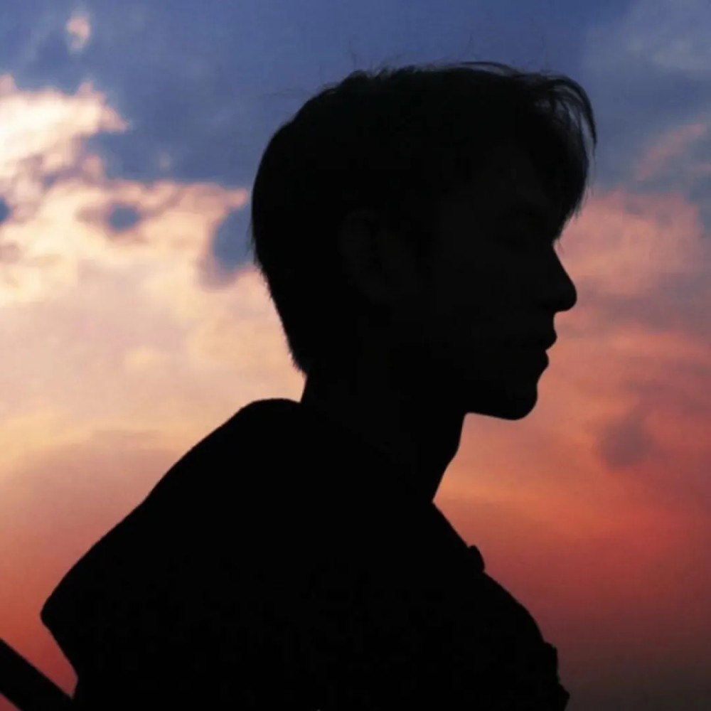 男头希望这个夏天有惊喜有心动有人陪我吹晚风