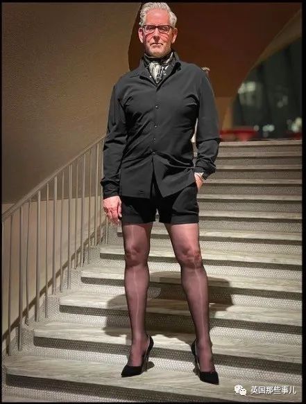 一个喜欢穿热裤高跟鞋的大叔各种高跟鞋统统hold住了