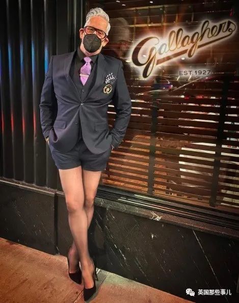 一个喜欢穿热裤高跟鞋的大叔,各种高跟鞋,统统hold住了