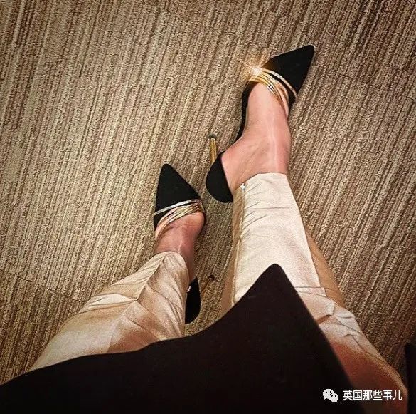 一个喜欢穿热裤高跟鞋的大叔,各种高跟鞋,统统hold住了