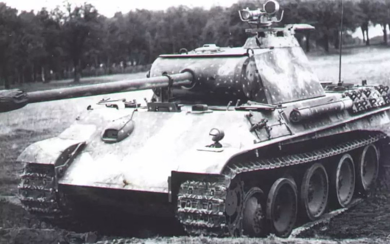 夜视仪排行_新型“四眼”全景夜视仪不再神秘,我军也开始装备了