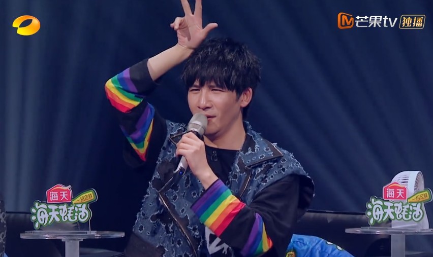 颜人中和星号歌手的《她来听我的演唱会》.