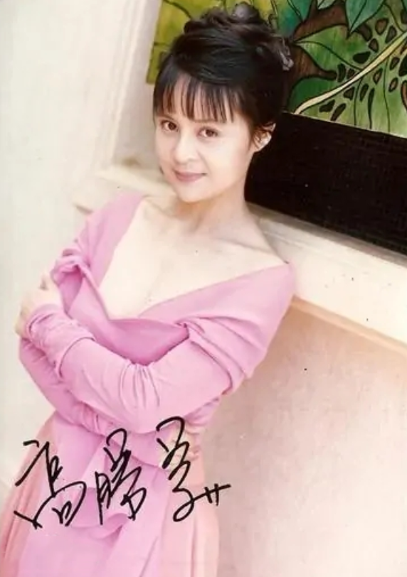 千年等一回,琼瑶剧御用歌手高胜美,网友称整容怪,为何单身至今