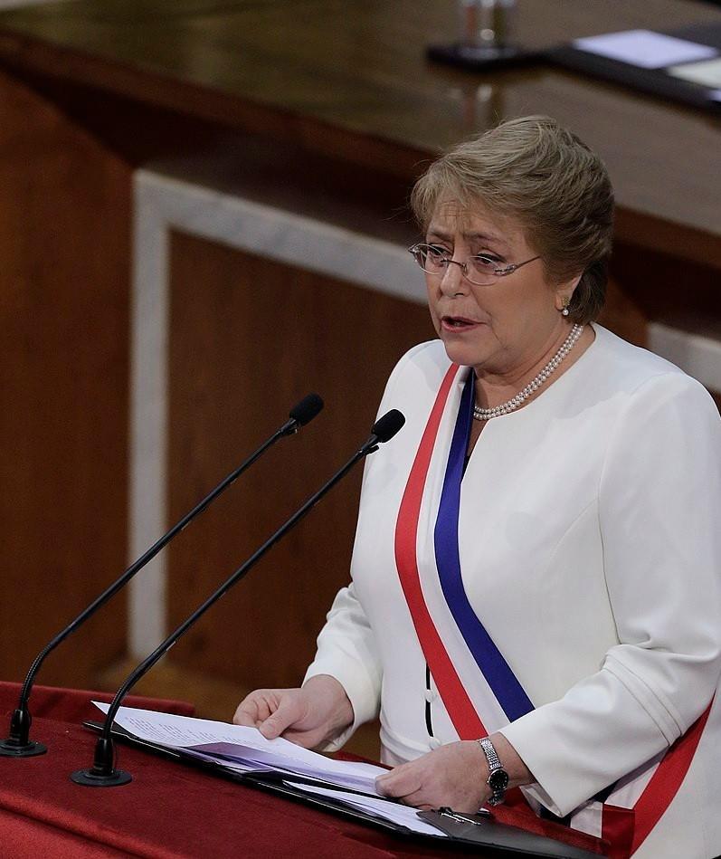 智利首位女总统卧薪尝胆40年终于报了杀父之仇