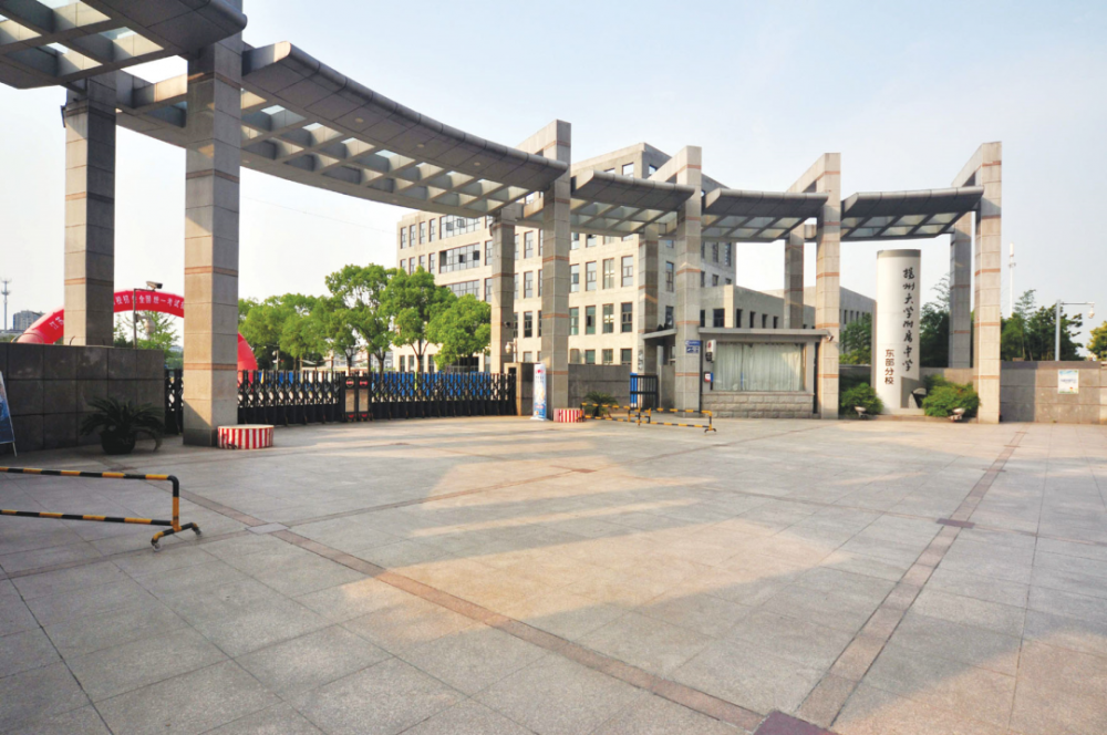 15个考点,其中市区及邗江区共设立5个考点,分别为扬州中学,扬大附中
