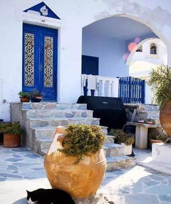 炎炎夏日,我们就需要这样地中海风格的庭院