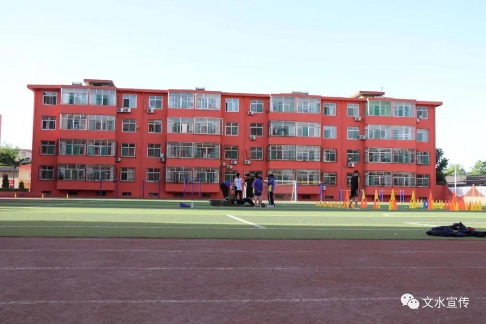 杨洋在文水二中检查高考备考工作强调做实做细服务保障确保高考平安