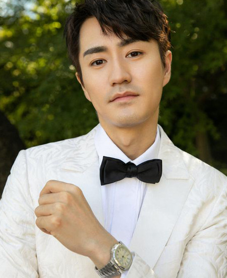 杨玏被路人偶遇和女生逛超市引发网友的热议是米露还是王玉雯