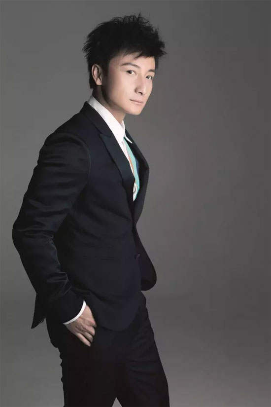 操碎心41岁方力申谈终身大事感愧疚父母为其在地铁上招亲