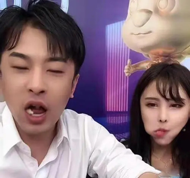 只是,辛巴作为一个有争议的主播,对于球球来说,保