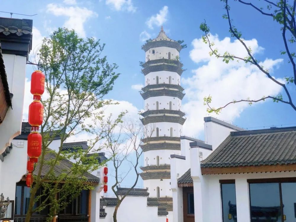 大观塔下,祈宏福岂不美哉?