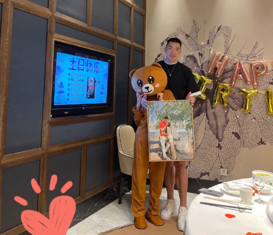 陶汉林牵手新女友高调庆生:新欢貌似林志玲,前女友是女排奥运冠军