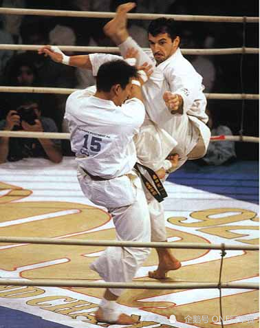 在k-1黄金时代,欧洲重量级拳手展现出了惊人的战斗力和别具一格的格斗