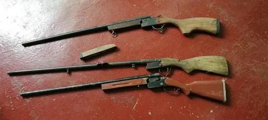 打开腾讯新闻,查看更多图片 >(网络配图)经鉴定,该"鸟铳"可正常击燃