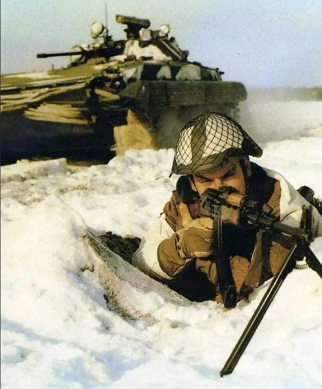 二手武器也是精品,东德人民军武器出售,被多个北约国家大量采购_腾讯