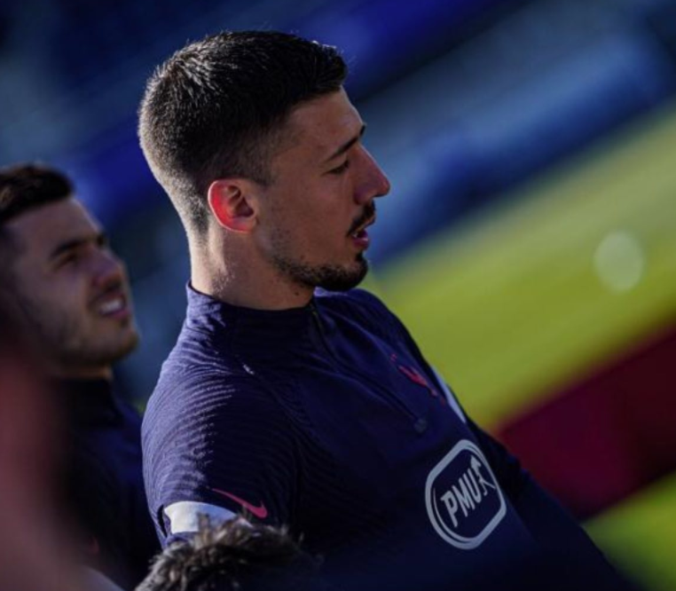 可是不少巴塞罗那球迷认为,朗格莱和另一位法国人乌姆蒂蒂应该一起