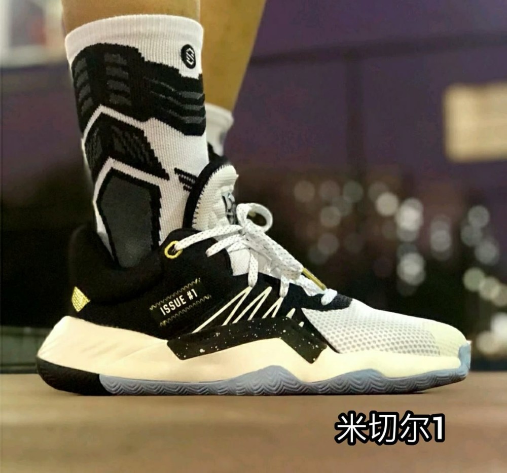 耐磨又透气的实战神鞋,200以下没有对手!