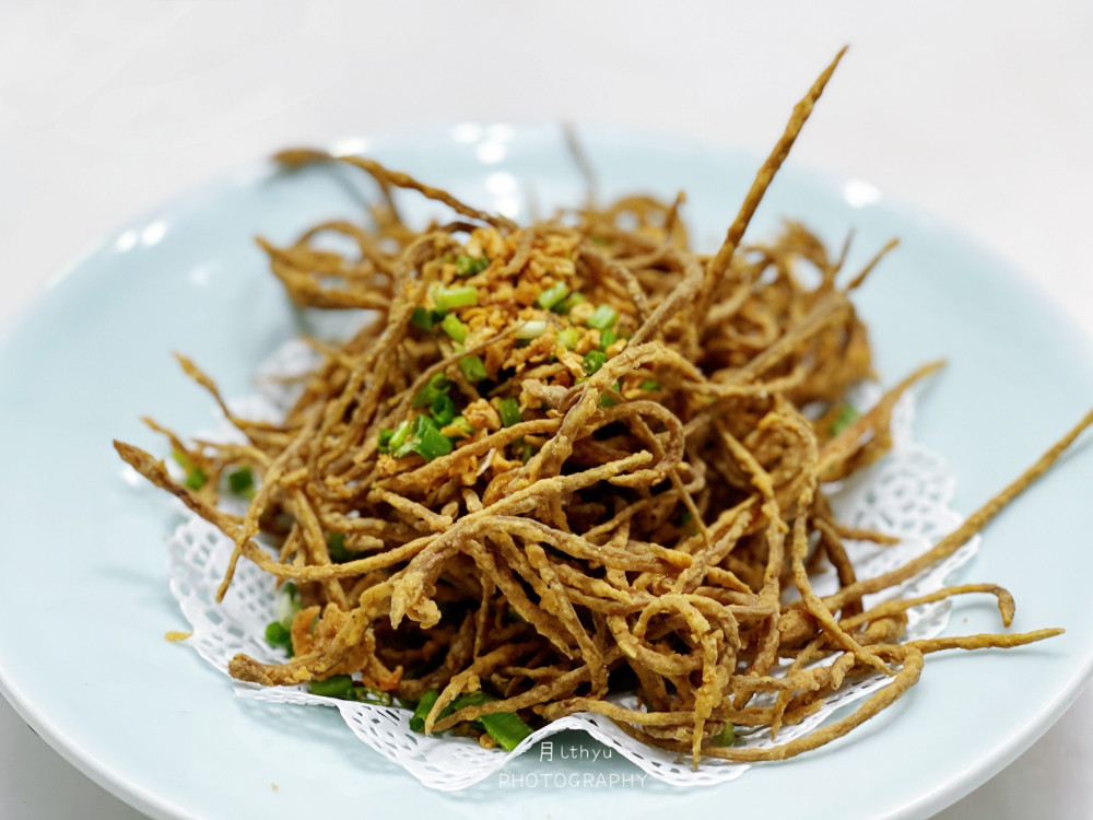 人均100吃到爽的大排档,隐藏在巷内,人气也超旺