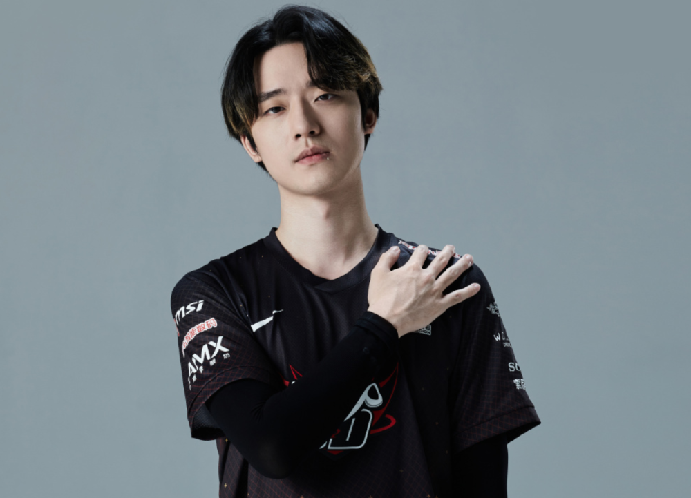 辅助crisp,本名刘青松外号撕少,跟smlz,clearlove等人私交非常要好!