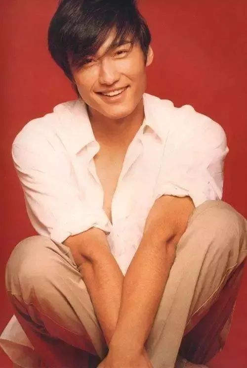 中国首席男模胡兵情史与4位女星闹绯闻现50岁仍孑然一身