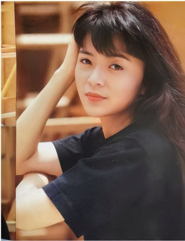 小龙女陈玉莲的缤纷情史和她交往过的男与女