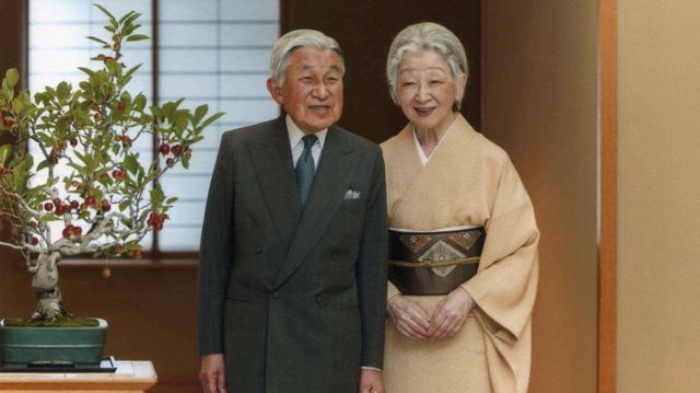耀眼的光环之下 日本天皇其实很悲催 全网搜