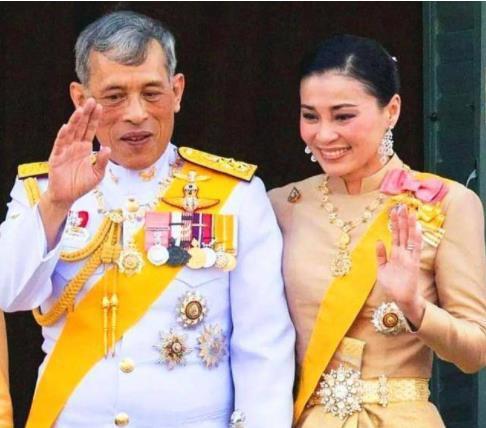 华裔王后凤凰来仪泰国王室自拉玛一世起,就宣称继承自潮州人郑信创建