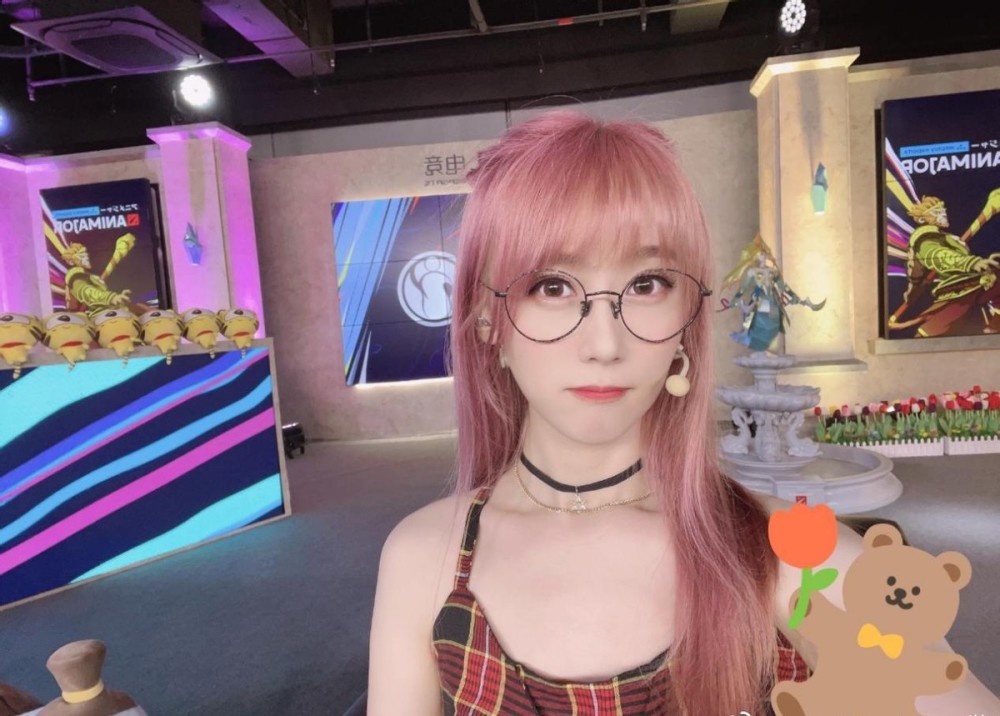 dota2:曾经被尾随的女主播ams,如今又开播了,她到底经历了什么_腾讯