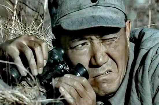 亮剑中李云龙看见一队穿皮鞋的日军为何立马下令撤退