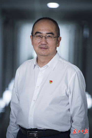 全国道德模范候选人张定宇你心里有病人他心里就会有你