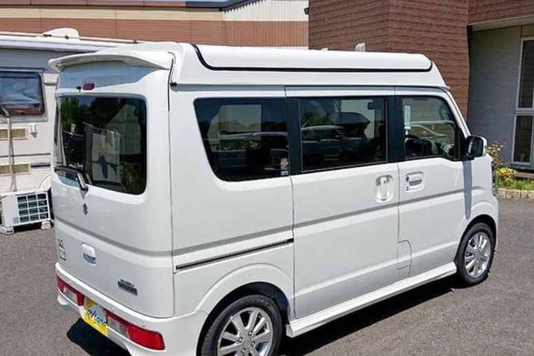 铃木全新迷你房车亮相比北斗星更精致五万起售还配双层设计