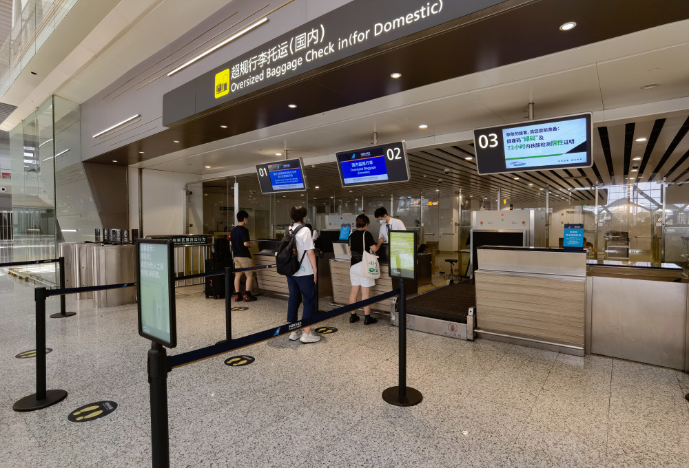 抗疫一线非必要不离穗通知后白云机场防控工作升级客流量下降