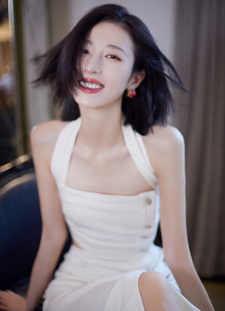 周雨彤skii直播造型