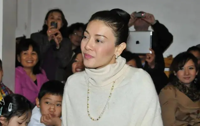 出家7年有望重返王室,泰国王妃西拉米是否能重走甄嬛开挂人生