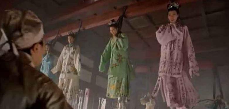 皇帝死后,美貌皇后要被活殉葬,十年后竟和守墓人生了孩子